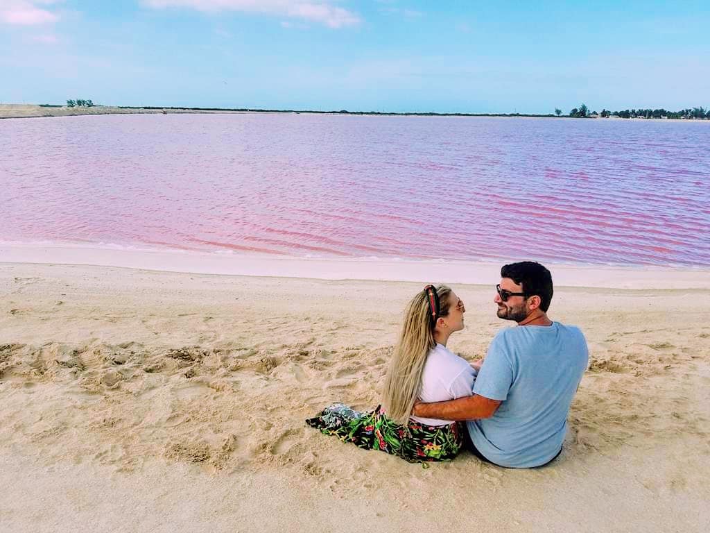 Pareja de enamorados en Las Coloradas Yucatán